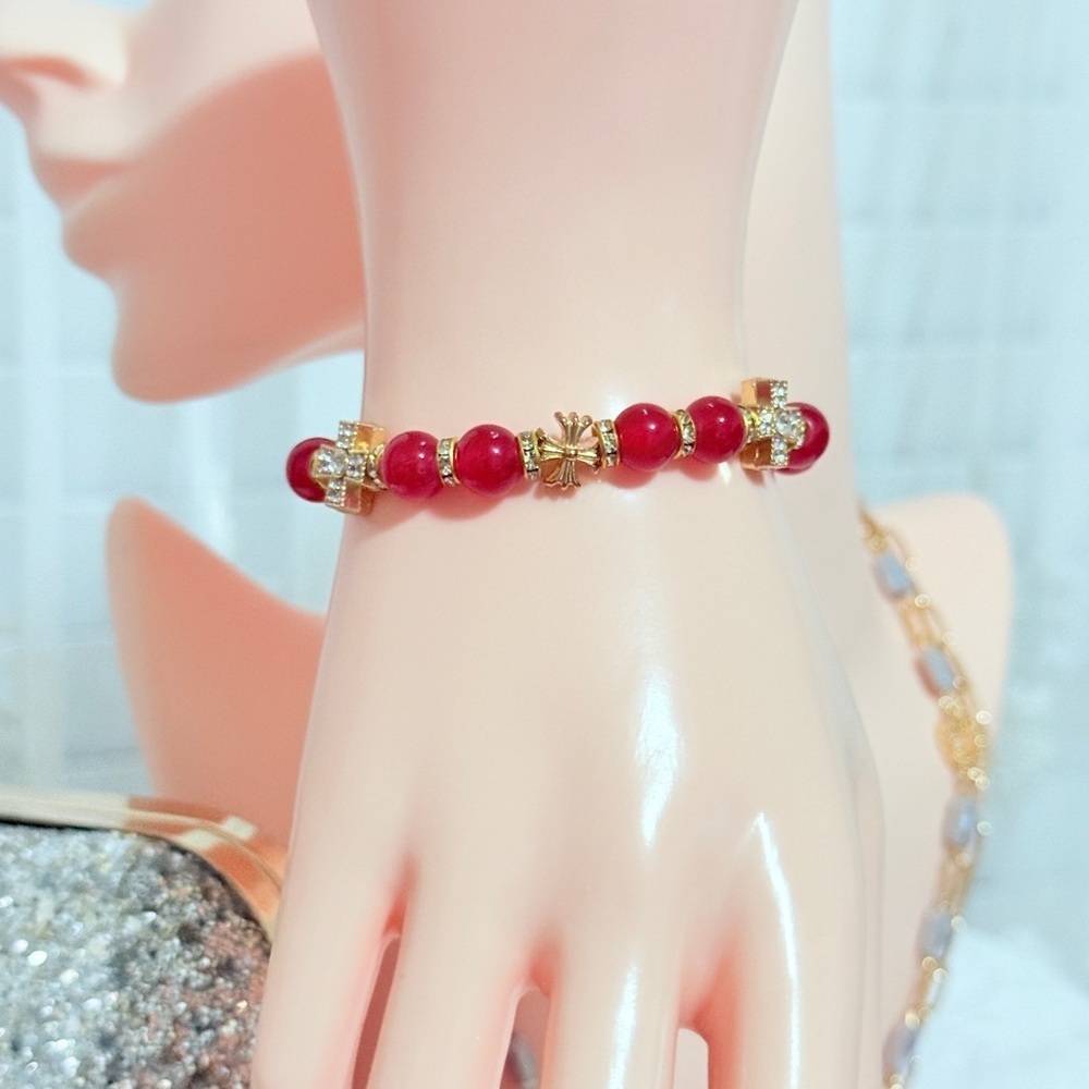 💫 Elegant Red and Gold Beaded Bracelet - Picture 7 of 9